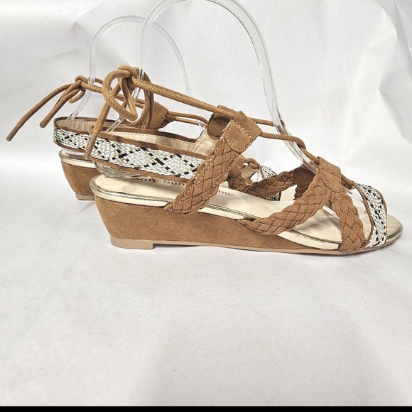 Soft Surroundings Brown 8M Low Wedge Strappy Summer Vacation  Strappy  Sandals - Picture 3 of 10